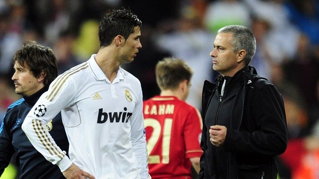 Mourinho tuyên chiến với cả thế giới: Có gì lạ? - Bóng Đá