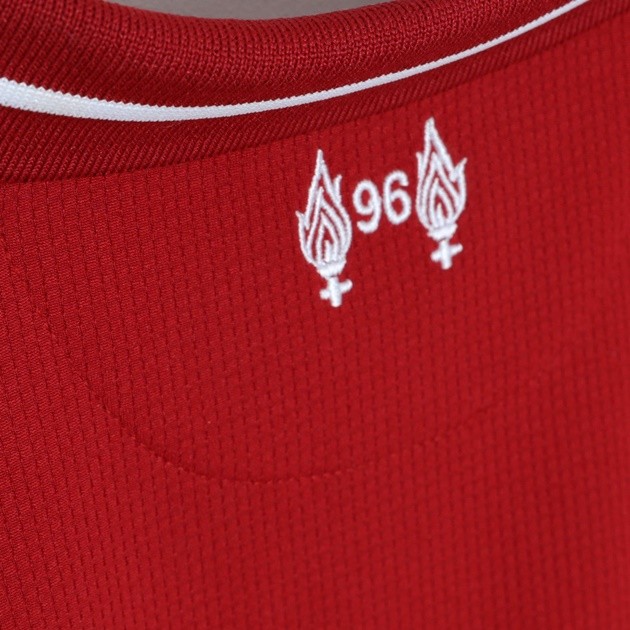 Liverpool công bố mẫu áo mới - Bóng Đá