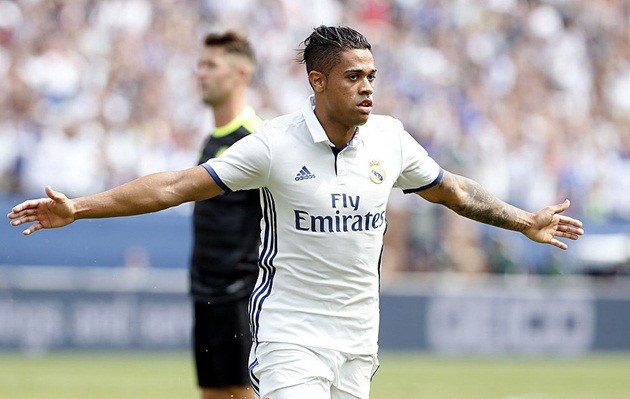 Chuyển nhượng Real ngày 11/06: 3 ngôi siêu sao đến M.U, Cướp mục tiêu của Barca - Bóng Đá