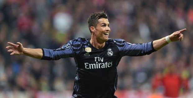 Zidane đang bay trên đôi cánh Ronaldo - Benzema - Bóng Đá