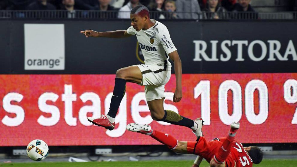 Kylian Mbappe lên tiếng khẳng định tương lai - Bóng Đá