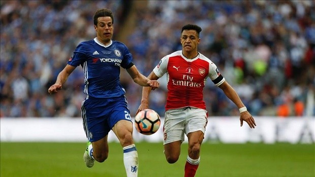 Khó có được Bellerin, Barca rục rịch liên hệ Cesar Azpilicueta - Bóng Đá