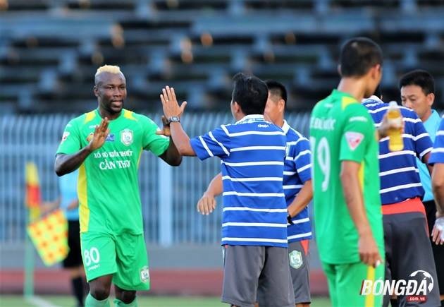 TRỰC TIẾP vòng 16 V-League: Nóng bỏng sân Cần Thơ  - Bóng Đá
