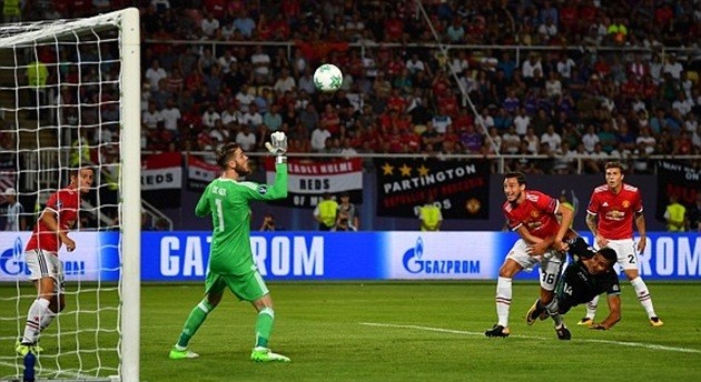 Real 2-1 M.U: Bàn mở tỷ số tranh cãi của Casemiro - Bóng Đá