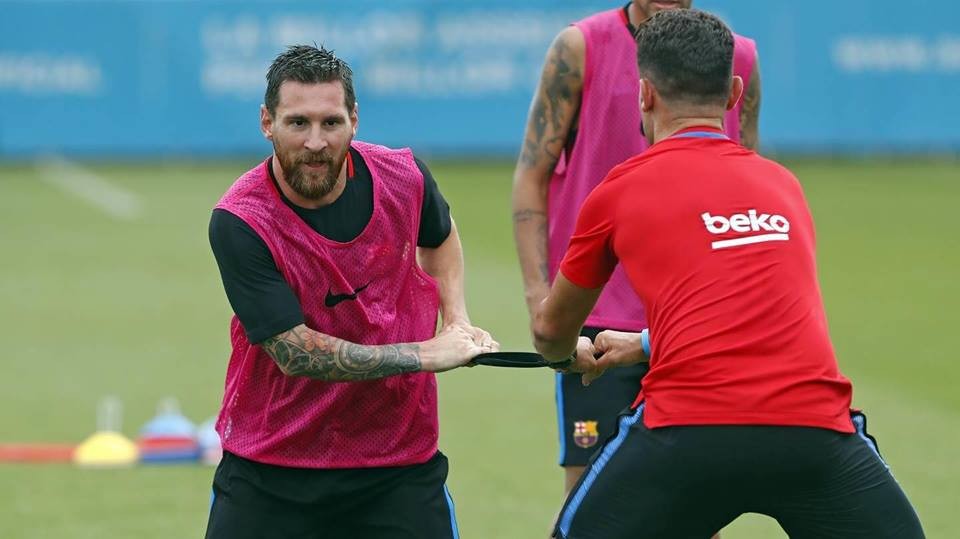 MSN góp mặt trên sân tập, Barca sẵn sàng cho chuyến du đấu - Bóng Đá