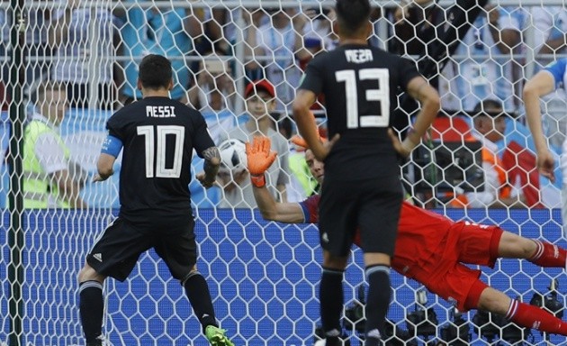 Tiết lộ: Messi là người chi phối đội hình xuất phát của Argentina - Bóng Đá