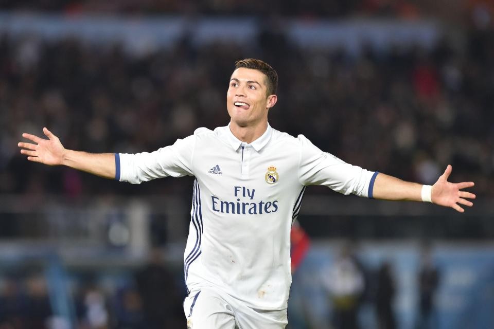 Chào giá Ronaldo, Real Madrid thách thức cả 'hệ mặt trời' - Bóng Đá