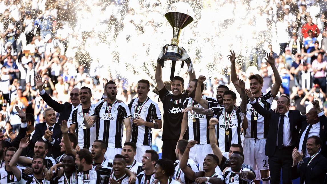 Những khoảnh khắc rực rỡ nhất của Buffon tại Juventus: Từ Serie B cho đến 9 lần giành Scudetto - Bóng Đá
