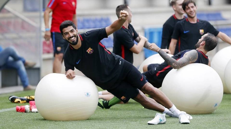 MSN góp mặt trên sân tập, Barca sẵn sàng cho chuyến du đấu - Bóng Đá