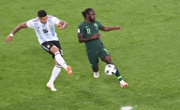 Quên Messi đi, hãy thưởng thức thứ bóng đá huyền diệu! - Bóng Đá