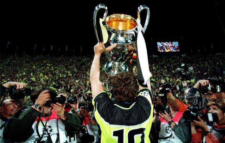 4 đội bóng suýt bảo vệ thành công chức vô địch Champions League - Bóng Đá