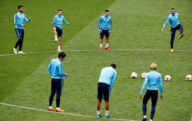 10 HLV vĩ đại nhất lịch sử theo NHM bình chọn: Dưới bóng hình Sir Alex - Bóng Đá