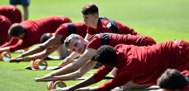 The Kop hăng say tập luyện trong ngày đầu hội quân - Bóng Đá
