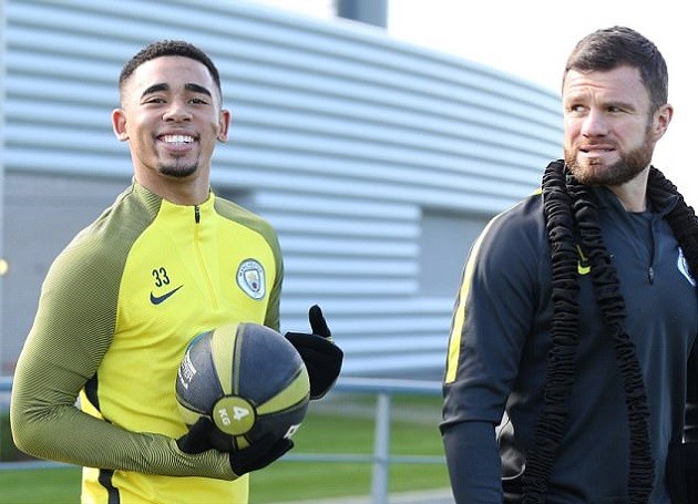 4 hậu vệ trái ‘bình dân’ phù hợp cho Liverpool hè này: Ưu tiên đồng hương - Bóng Đá