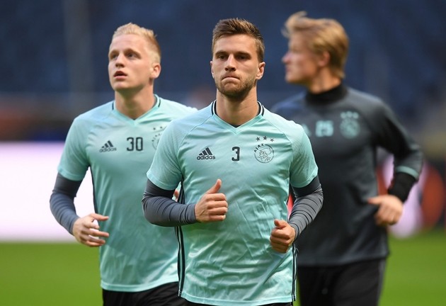Dàn paparazi nằm rạp trước độ hot của Ajax - Bóng Đá