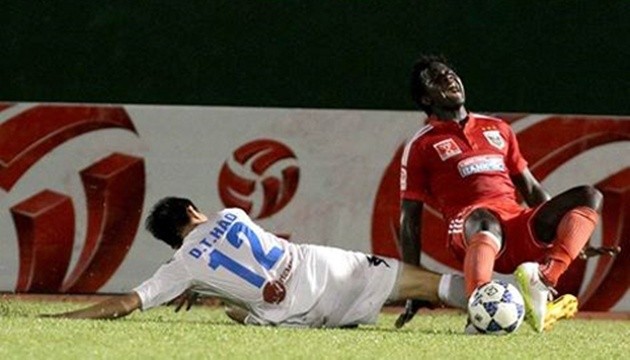 Vợ Ramsey báo tin sinh đôi - Bóng Đá