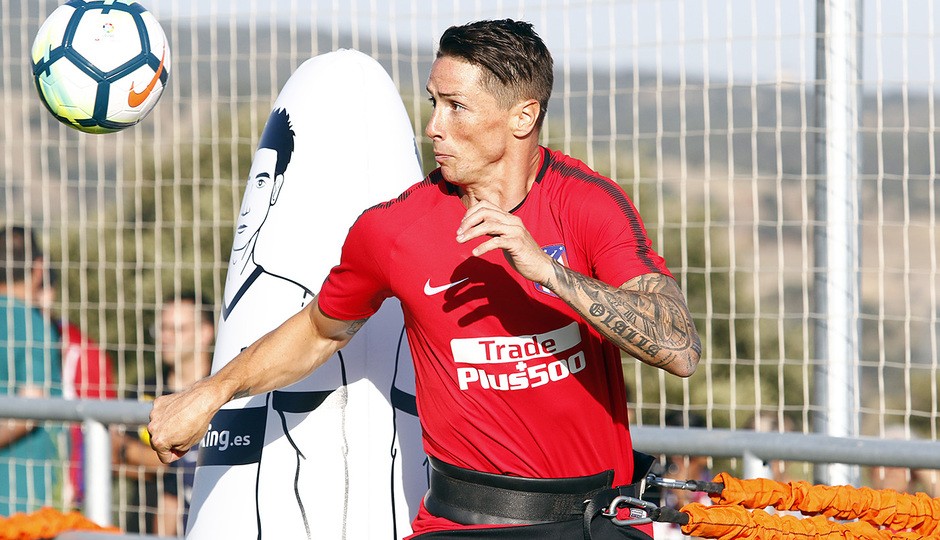 Trình làng tóc mới Griezmann tập hăng say trên đất Mỹ - Bóng Đá