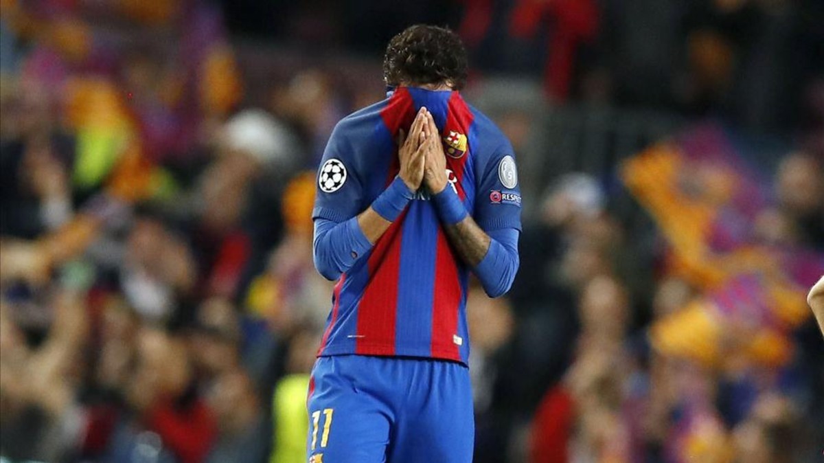 Đội hình đáo hạn hợp đồng hay nhất Ngoại hạng Anh: Siêu tiền đạo Ibrahimovic - Bóng Đá