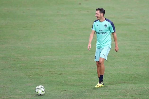 TRỰC TIẾP Arsenal 1-0 PSG: Ozil nổ súng (H1) - Bóng Đá