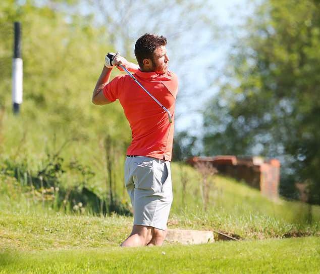 Carrick trổ tài đánh golf cùng Scholes và Nicky Butt - Bóng Đá