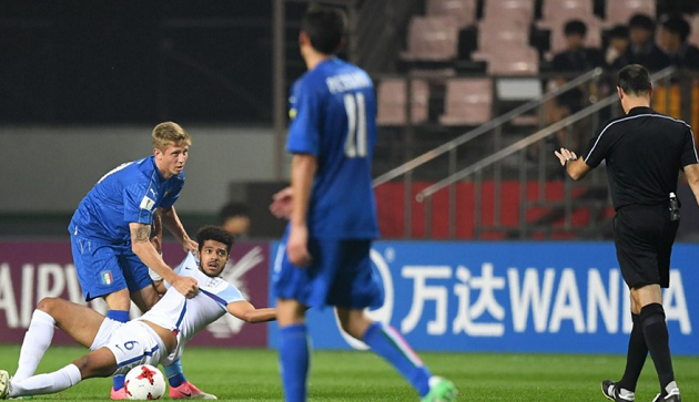 U20 Italia thẫn thờ khi đánh rơi chiếc vé vào Chung kết - Bóng Đá