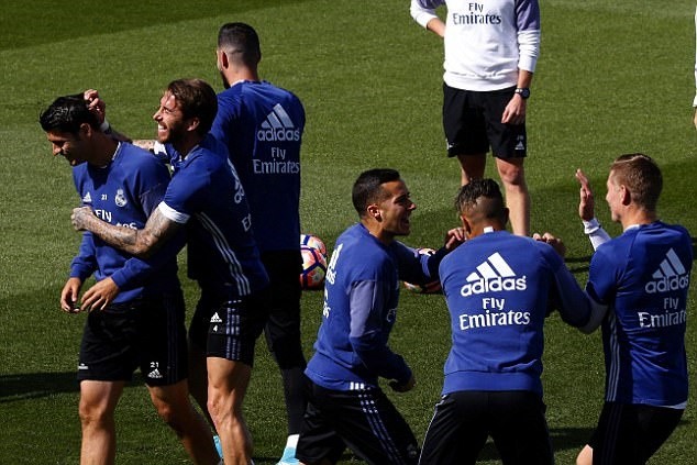 buổi tập của Real và Barca - Bóng Đá