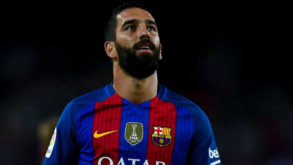 Chuyển động ở Barca: Công khai thanh lý, Chú ý Real - Bóng Đá