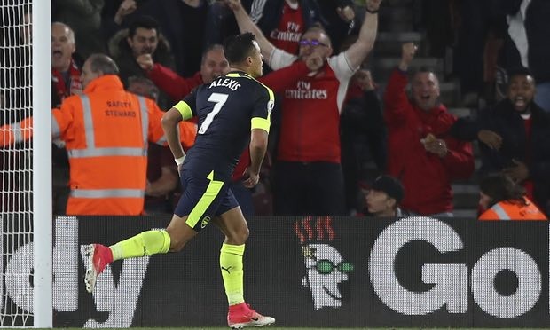 Arsenal nuôi hy vọng top 4: Thiên tài Sanchez - Bóng Đá