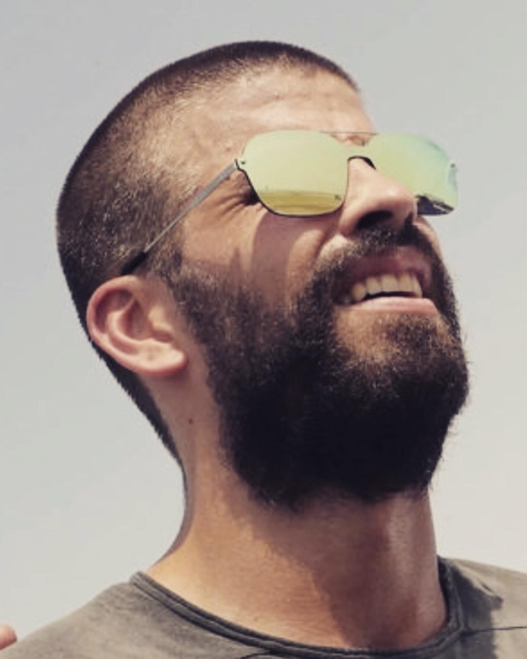 Gerard Pique - Ông hoàng mắt kính - Bóng Đá