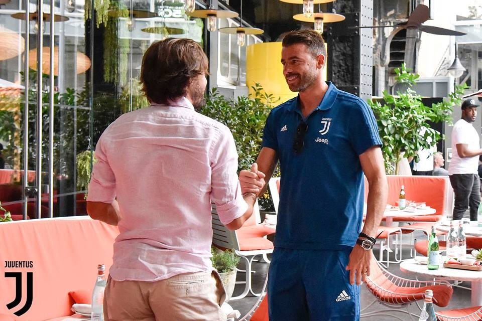 Sang Mỹ, Buffon cười toe toét khi tái ngộ Pirlo - Bóng Đá