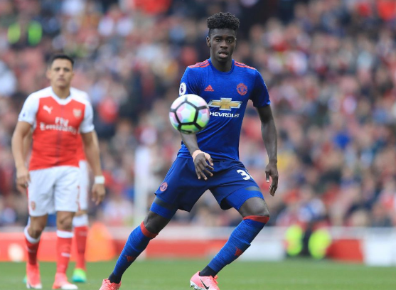 Axel Tuanzebe nói gì sau trận đấu đầu tiên tại Ngoại hạng Anh? - Bóng Đá