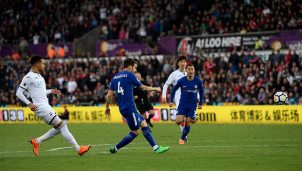 Chật vật vượt Swansea, Chelsea áp sát top 4 - Bóng Đá