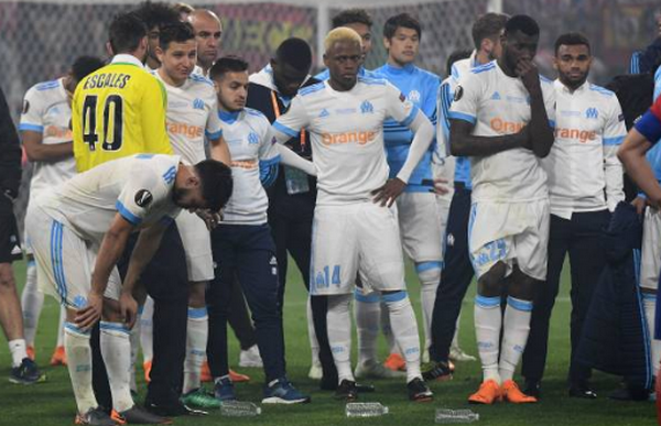Đêm mưa buồn Groupama, Dimitri Payet là người khóc nhiều nhất - Bóng Đá