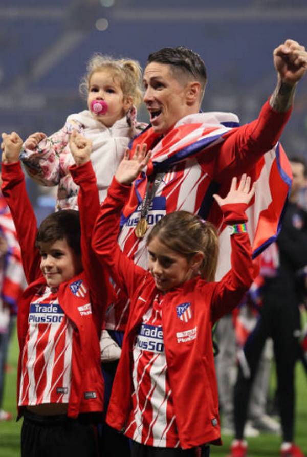 Toàn cảnh lễ đăng quang của Atletico:  - Bóng Đá