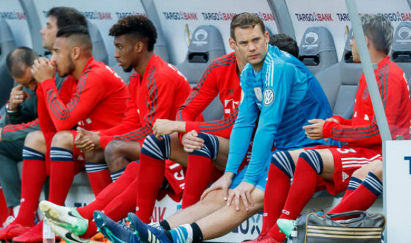 Neuer tái xuất, bất lực nhìn Bayern thủng lưới 3 bàn - Bóng Đá