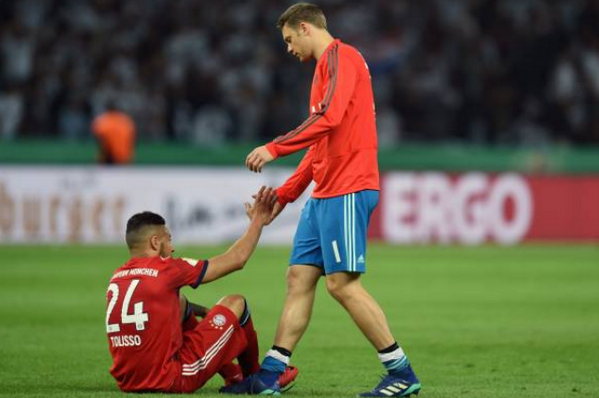 Neuer tái xuất, bất lực nhìn Bayern thủng lưới 3 bàn - Bóng Đá