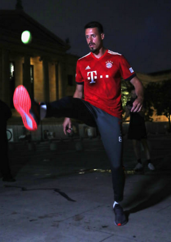 Tâng bóng buổi tối, thú vui của Robben, Coman, Wagner? - Bóng Đá