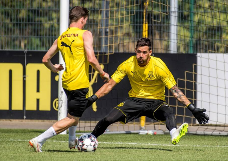Dàn sao hội tụ Dortmund hội tụ, áo ba lỗ, khoe hình xăm - Bóng Đá