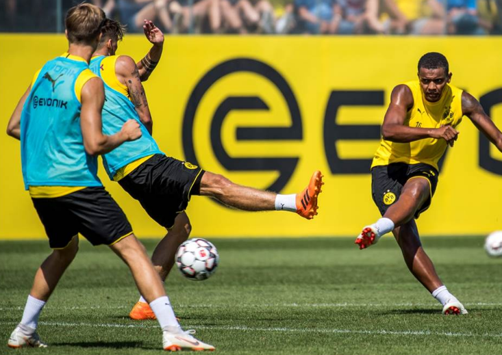 Dàn sao hội tụ Dortmund hội tụ, áo ba lỗ, khoe hình xăm - Bóng Đá