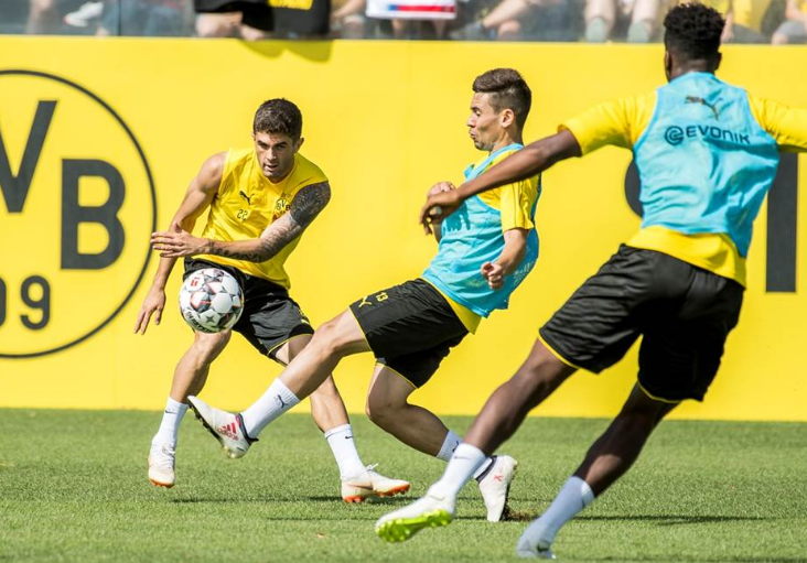 Dàn sao hội tụ Dortmund hội tụ, áo ba lỗ, khoe hình xăm - Bóng Đá