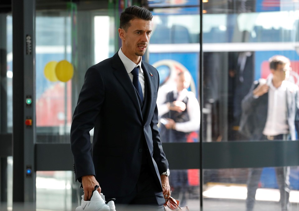Ronaldo cùng đồng đội bảnh bao lên đường về nước - Bóng Đá