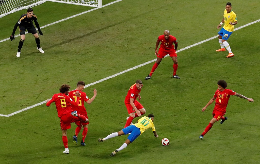 Neymar và cái giá cho trò 'cậu bé khóc sói' - Bóng Đá