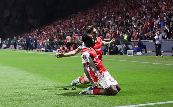 Braga giành chiến thắng nghẹt thở trước Freiburg.