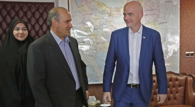 Mehdi Taj và Gianni Infantino tại Tehran năm 2018