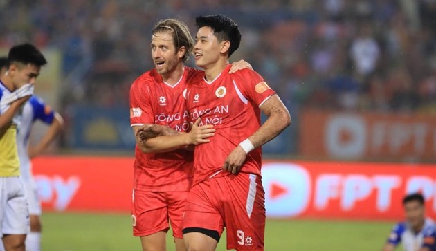 CAHN băng băng tiến về đích.