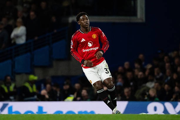 Mainoo vừa chính thức gia hạn hợp đồng với Man Utd. 