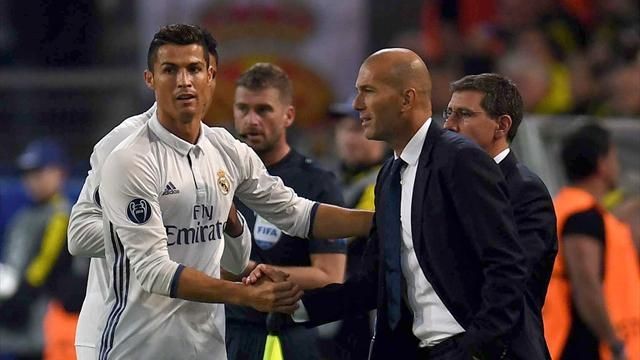 Zinedine Zidane và quyền lực Coco Chanel - Bóng Đá