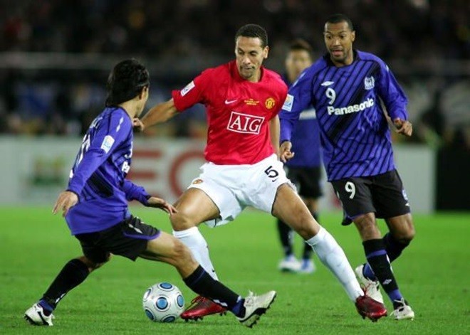 Đội hình mạnh nhất Premier League đầu thế kỉ 21 - Bóng Đá