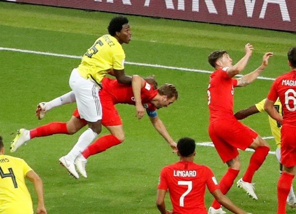 Hơn 250.000 chữ ký yêu cầu FIFA tổ chức lại trận Anh - Colombia - Bóng Đá