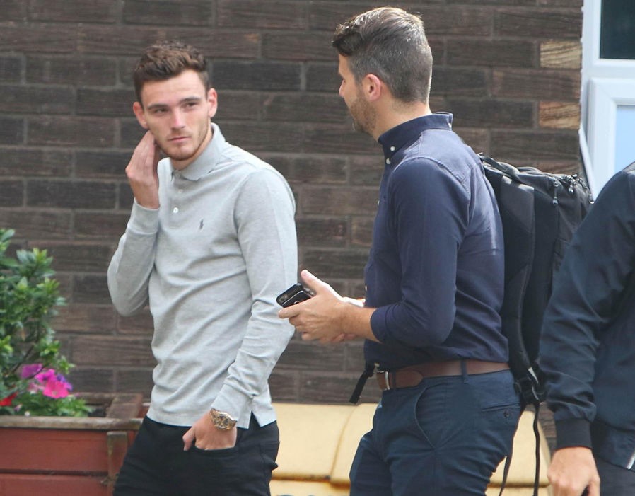 Robertson rạng rỡ kiểm tra y tế, chuẩn bị ký hợp đồng gia nhập Liverpool - Bóng Đá